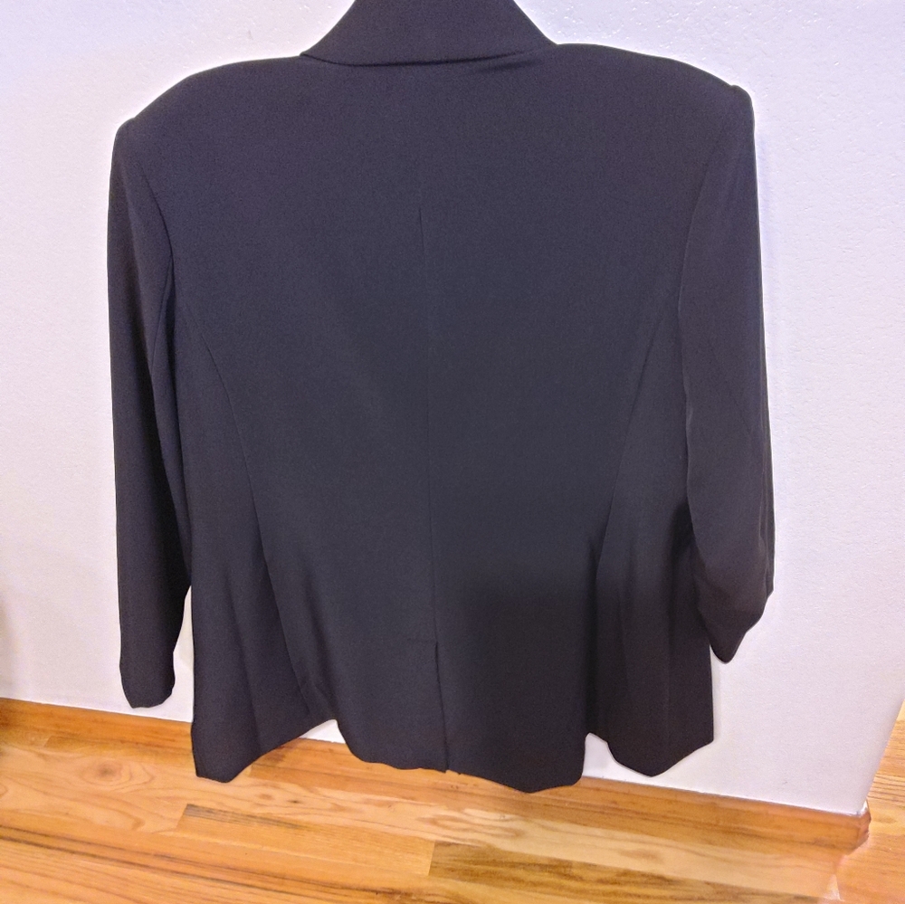 NWT 22W Black Blazer 3/4 Sleeves Firm Price - Picture 2 of 2